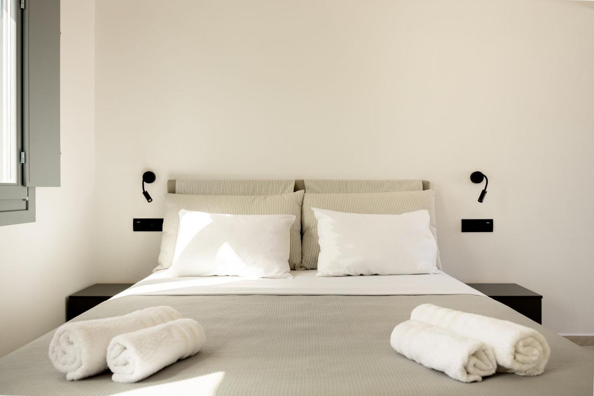 Nastram Suites Oia Room photo